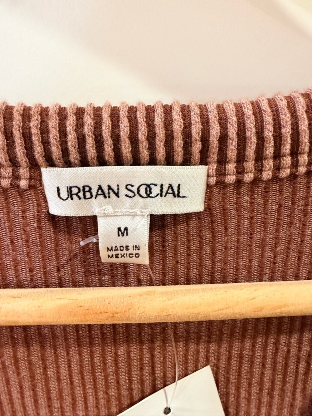 Urban Social Ribbed Crop Top NWT Size Medium – Mauve Lace-Up Short Sleeve Top - Picture 4 of 5